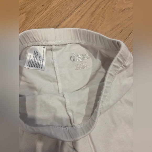 CIRCO | Long Basic White Stretch Bike Shorts - Picture 2 of 3